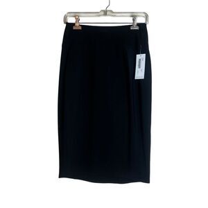 NWT!‎ Simple black cinch mix pencil skirt. Size 8